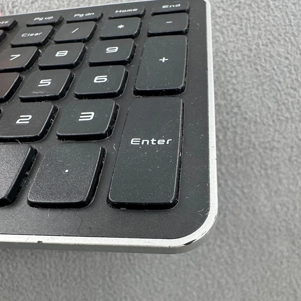 Dell Logitech Keyboard KM714 Wireless Black Slim Chiclet Multimedia Keys Office